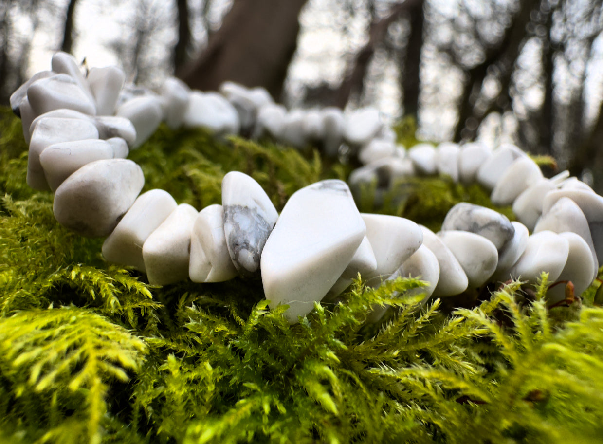 Howlite Stone Chip Bracelet